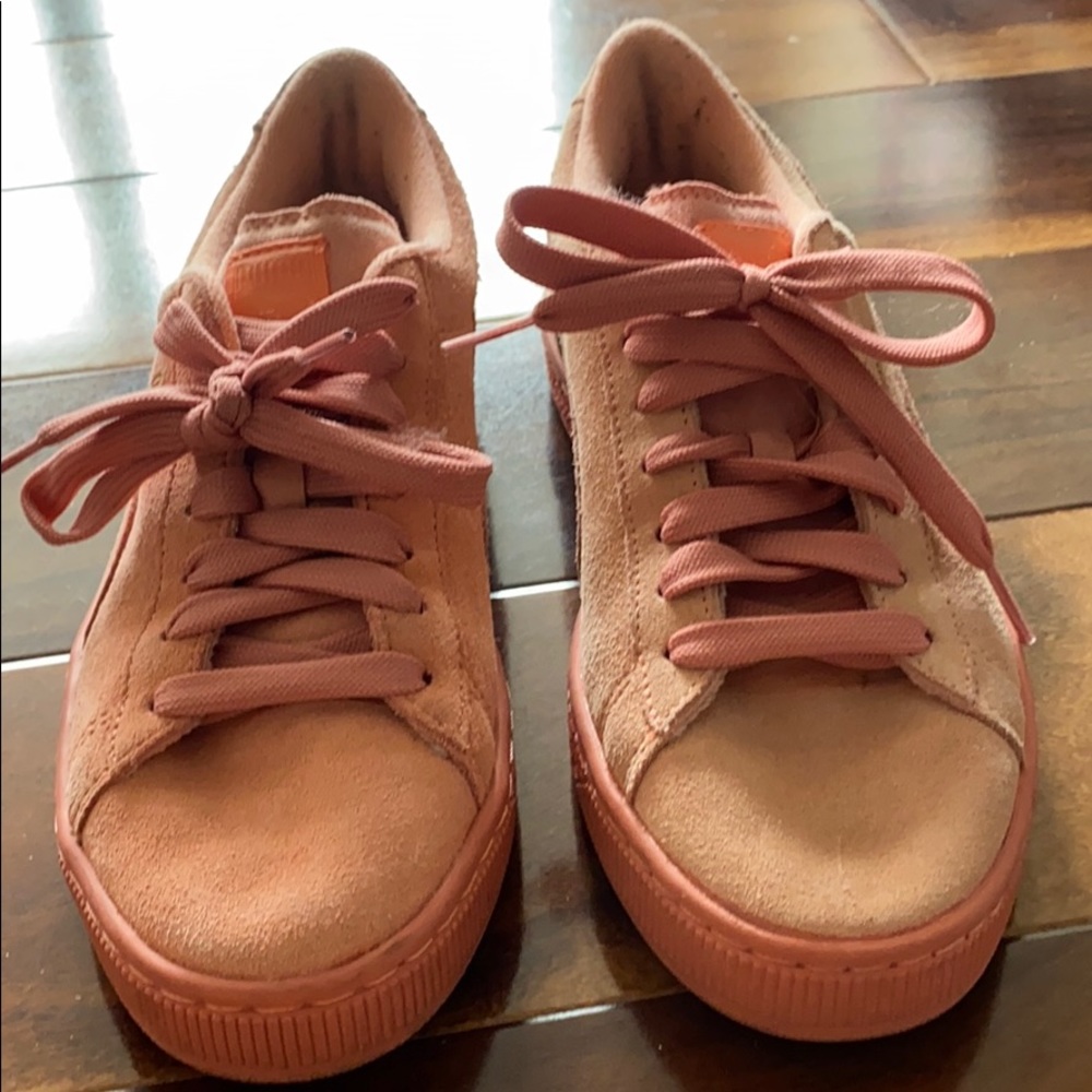Puma Sneakers